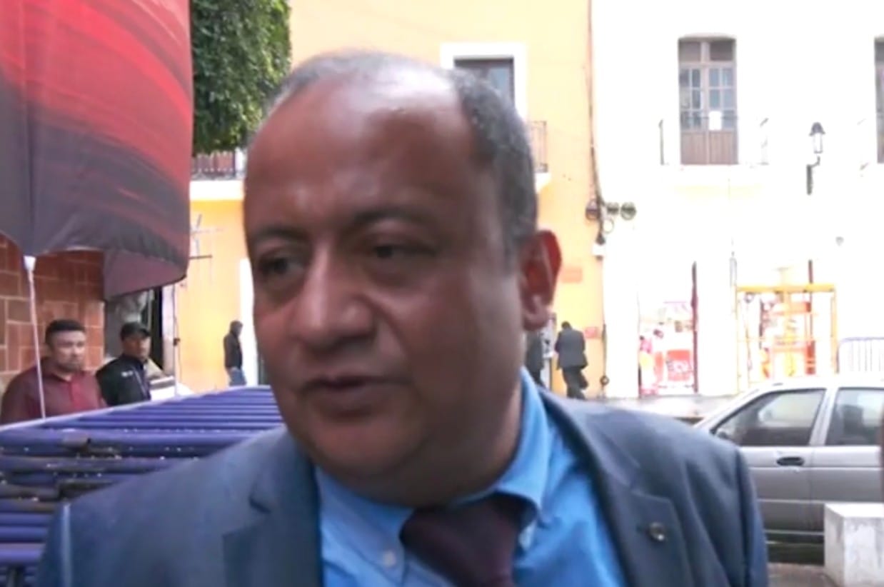 Roban a alcalde de Texoloc llantas de su camioneta en pleno Informe de Gobierno